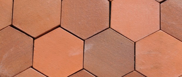 Sechseckfliesen Farbe: rotbunt | Bodenplatten aus Keramik